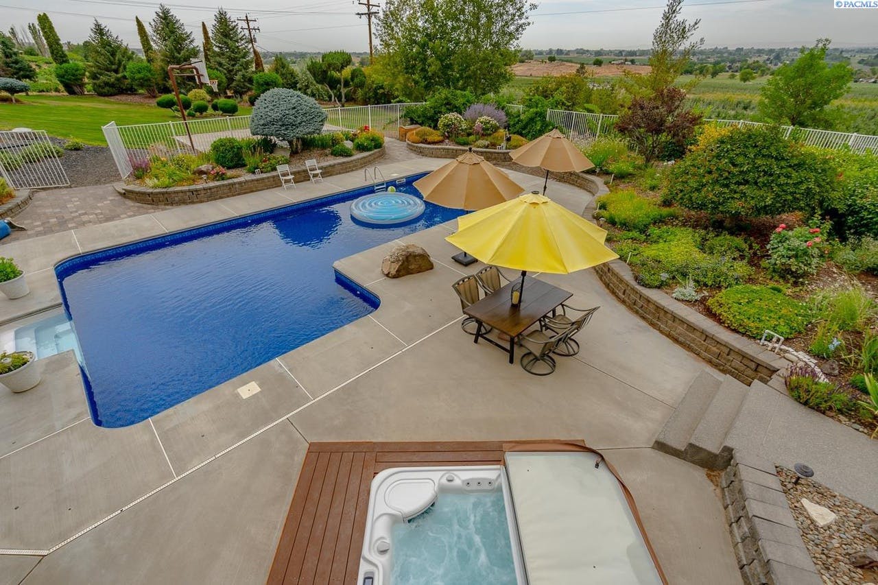 Pool, Hot Tub And Sport Court Private Pool in Prosser Swimply